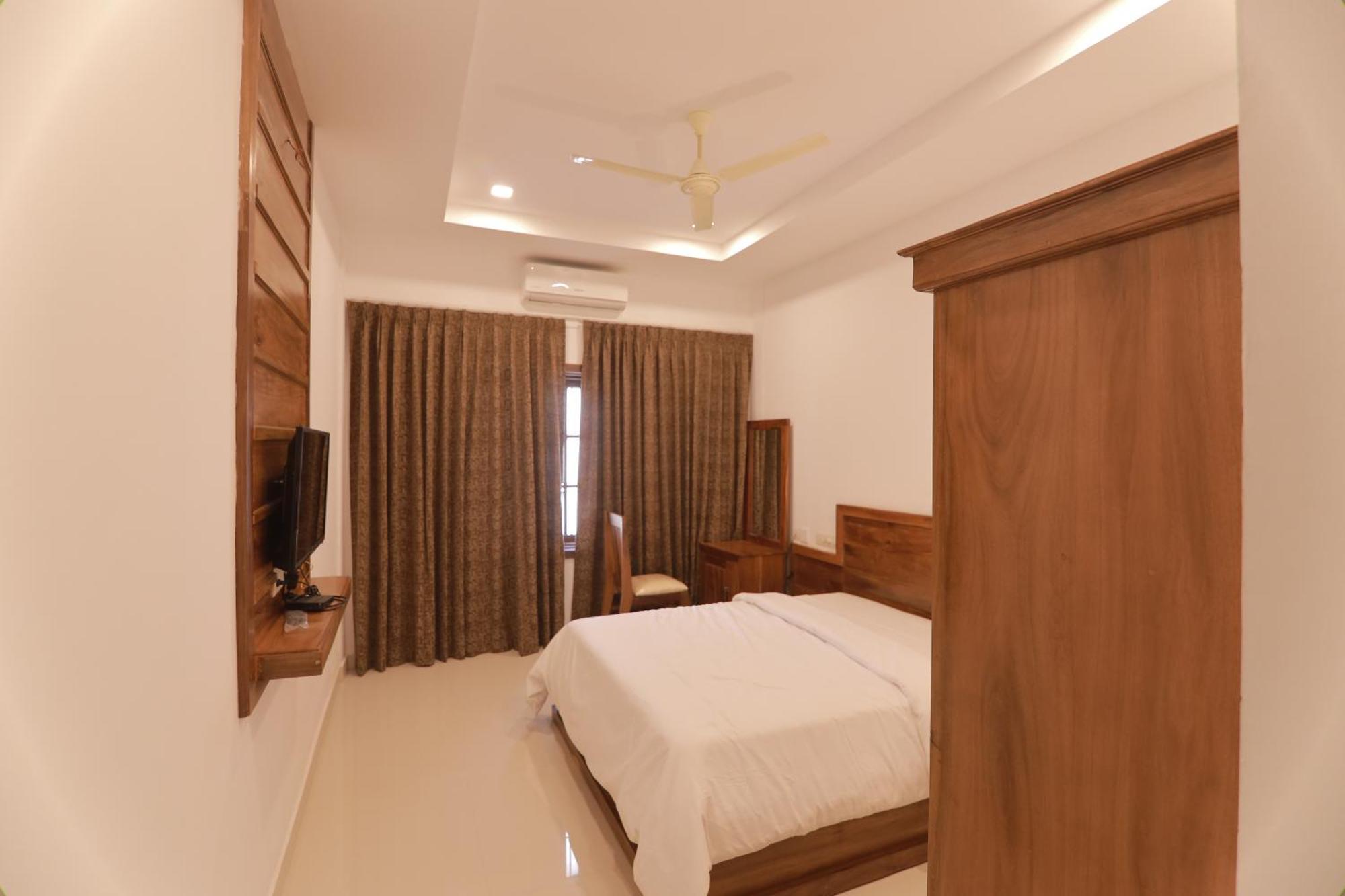 Opm Inn Payyannur Exterior foto